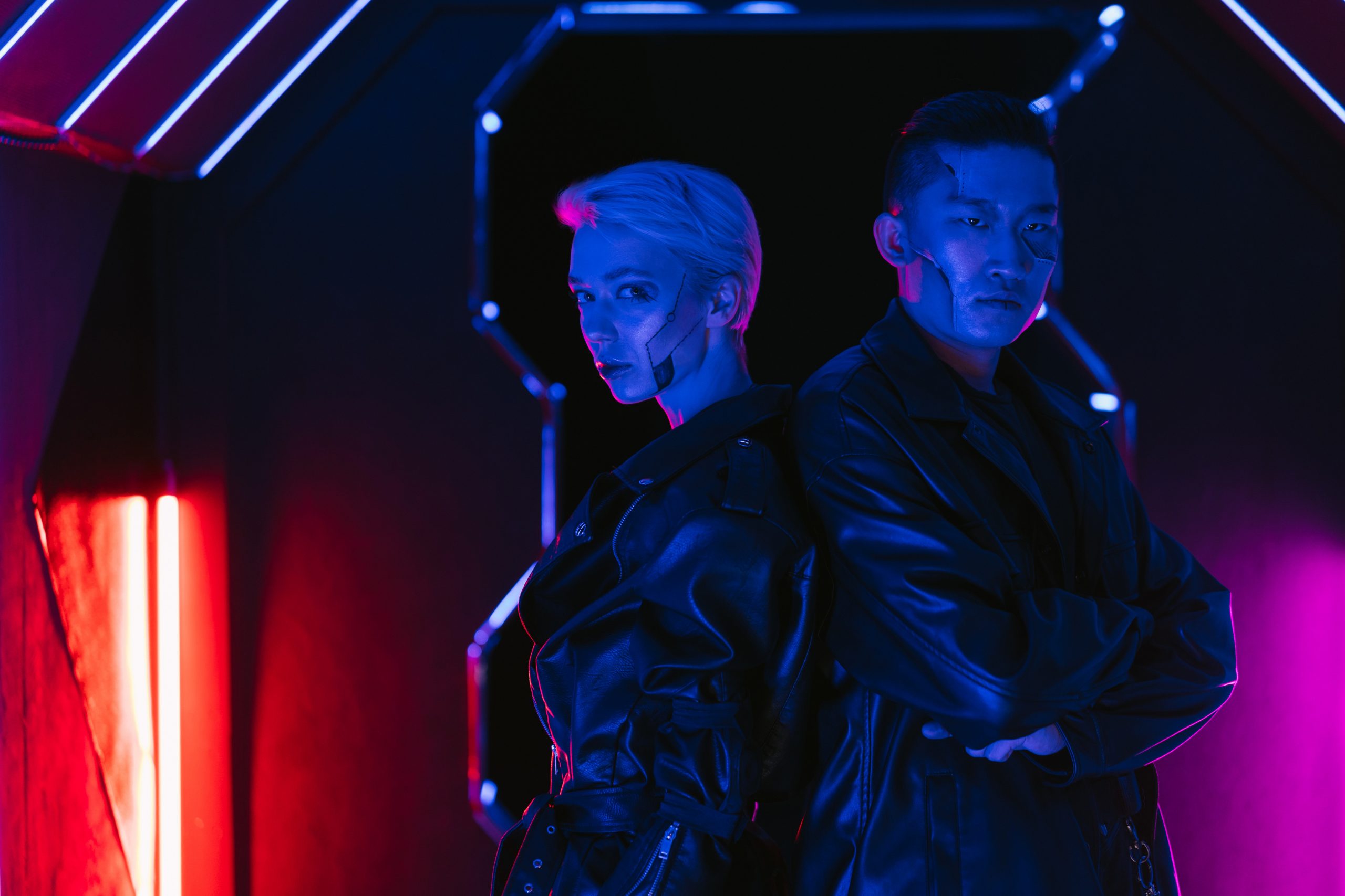 THE HOLLOWAY EXPERIENCE Immersive video gaming lounge offering a